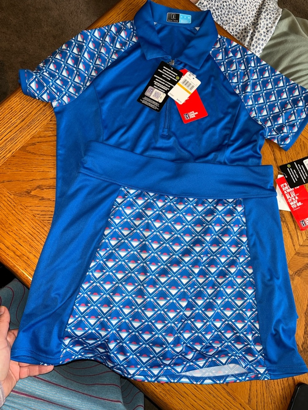 PGA Tour Women's Blue Geometric Polo and Skort Set
